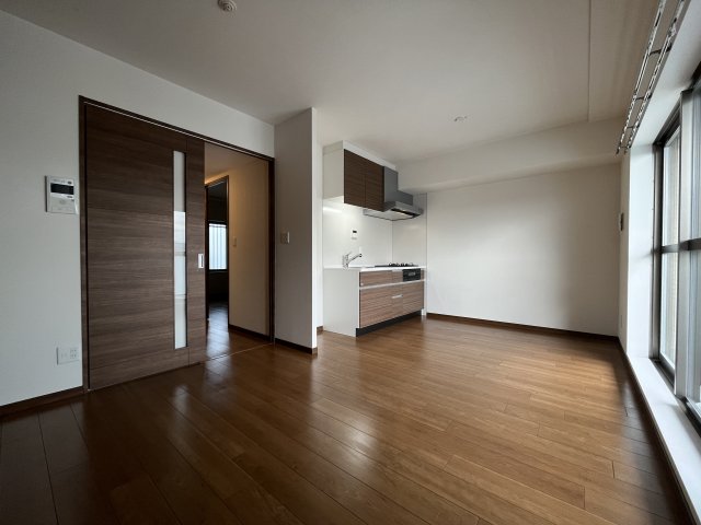 居室・リビング　10帖の広いリビングです！