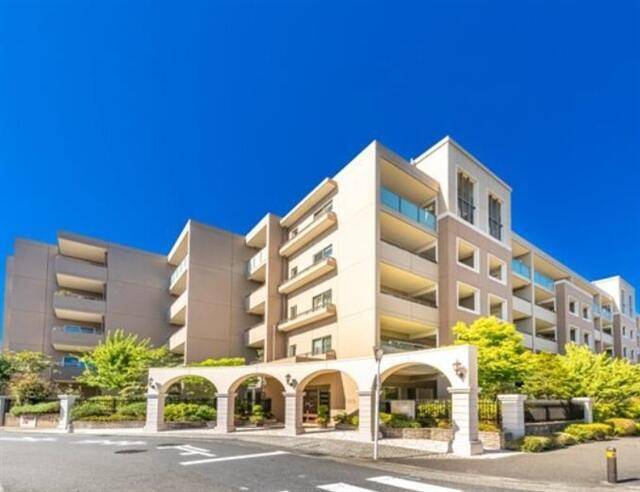 建物外観　オートロック完備