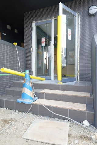 エントランス　建物の内部です