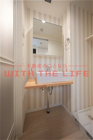 洗面設備　使いやすい独立洗面台です