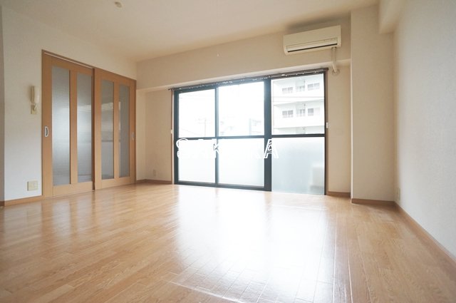 居室・リビング　使いやすい形の為、レイアウトを楽しめます♪