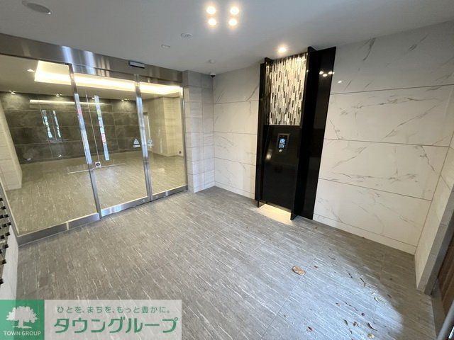 エントランス　エントランス