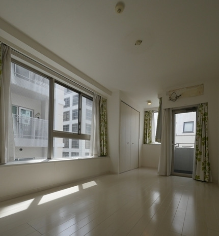 居室・リビング　※別部屋の参考写真です。