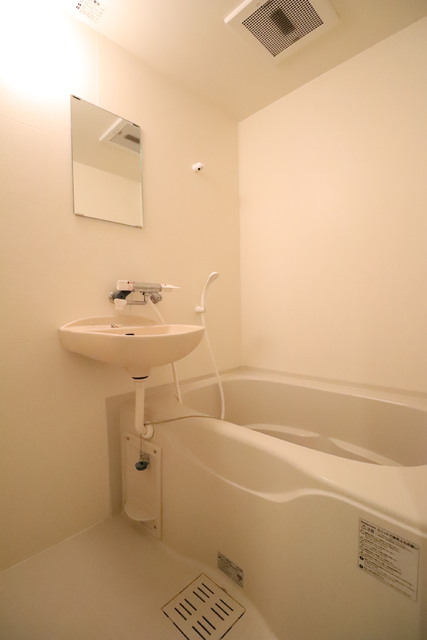 バス・シャワールーム　バストイレ別です。