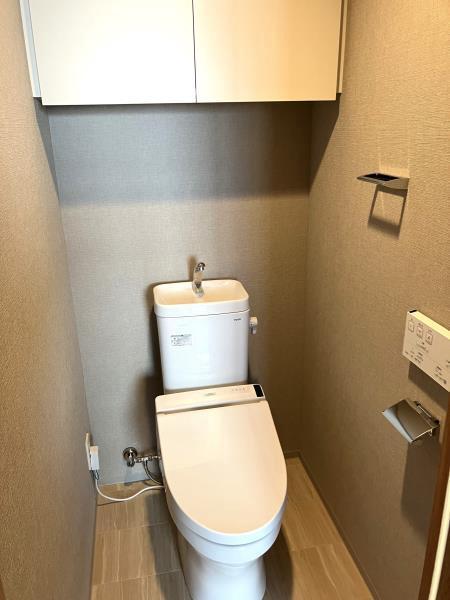 トイレ　トイレ