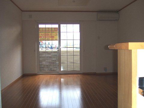 サンブリッジIIの居間写真