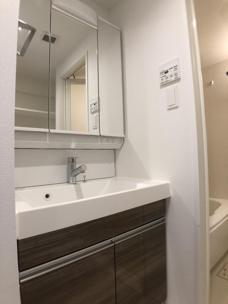 洗面設備　同建物別住戸の写真