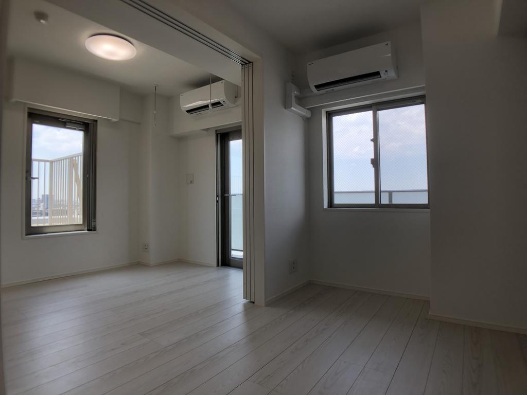 居室・リビング　同建物別住戸の写真