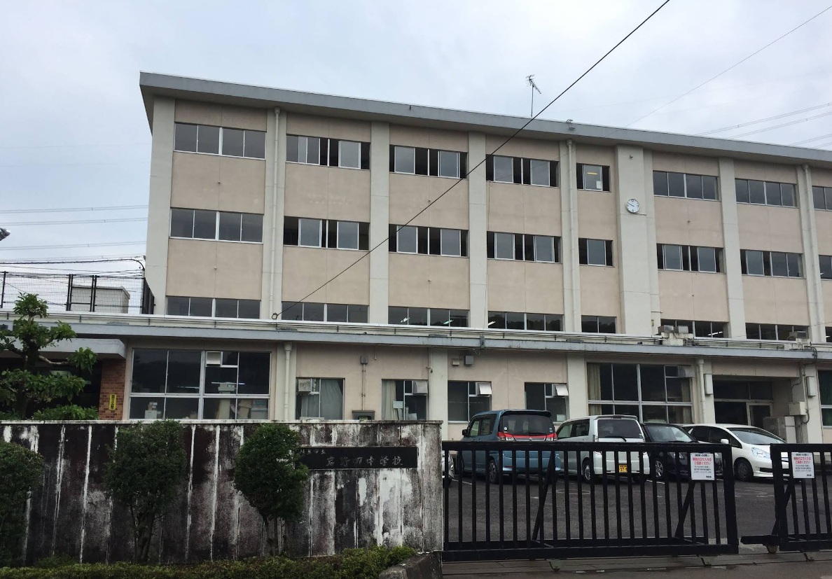 中学校　岐阜市立岩野田中学校（中学校）まで1097m