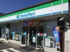 コンビニ　ファミリーマート 東所沢駅前店（コンビニ）まで410m