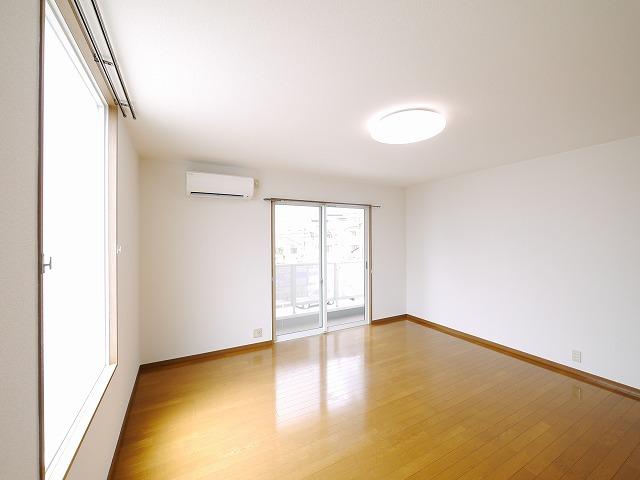 その他部屋・スペース　落ち着いて過ごせるお部屋なので、寝室にいかがでしょうか