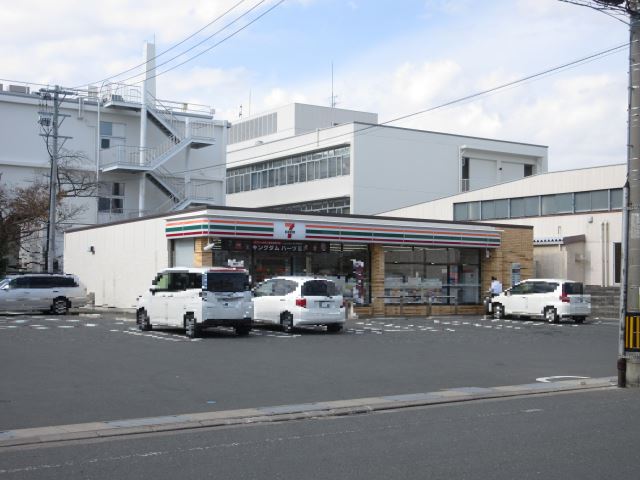 コンビニ　セブンイレブン（コンビニ）まで190m