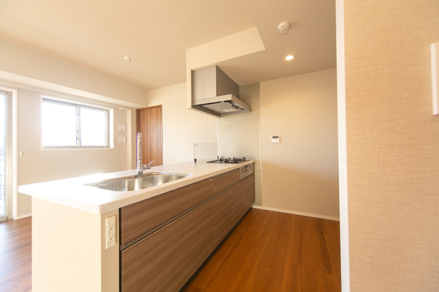 キッチン　※写真は同タイプ住戸です。