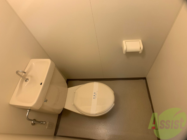 トイレ　こちらはトイレです。清潔感があり、安心して使用できます。