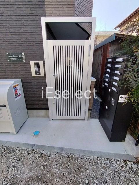 エントランス　建物入り口部分です