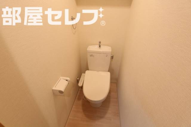 トイレ　２０１号室の写真になります。