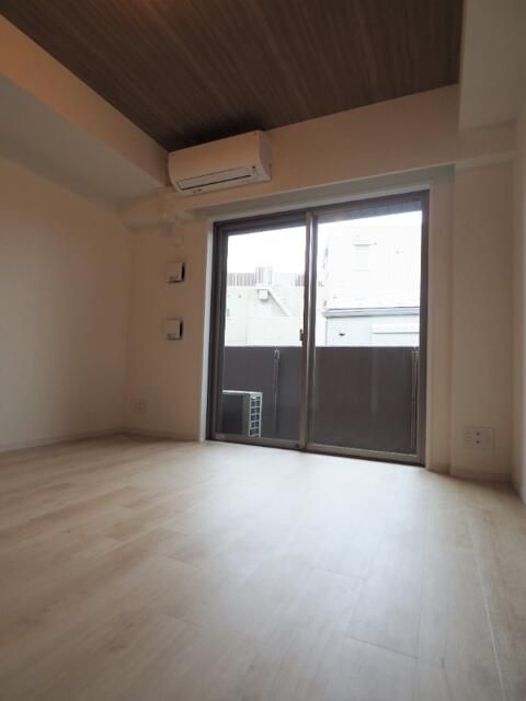 居室・リビング　ゆったり過ごせる居間です