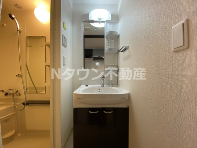 洗面設備　独立洗面台で身支度をすべて済ませてしまいましょう
