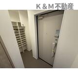 玄関　??※同タイプのお部屋の写真です。