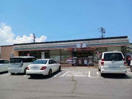 コンビニ　セブンイレブン佐久新子田店（コンビニ）まで381m
