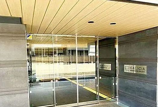 エントランス　建物の内部です