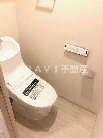 トイレ　【オーパスレジデンス心斎橋サウス】清潔感のあるトイレです