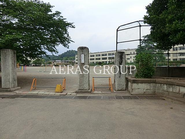 小学校　飯能市立飯能第一小学校（小学校）まで392m