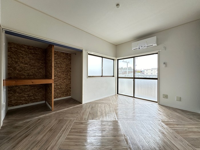 居室・リビング　南東向き洋室6帖☆バルコニーに繋がる角部屋二面採光のお部屋で