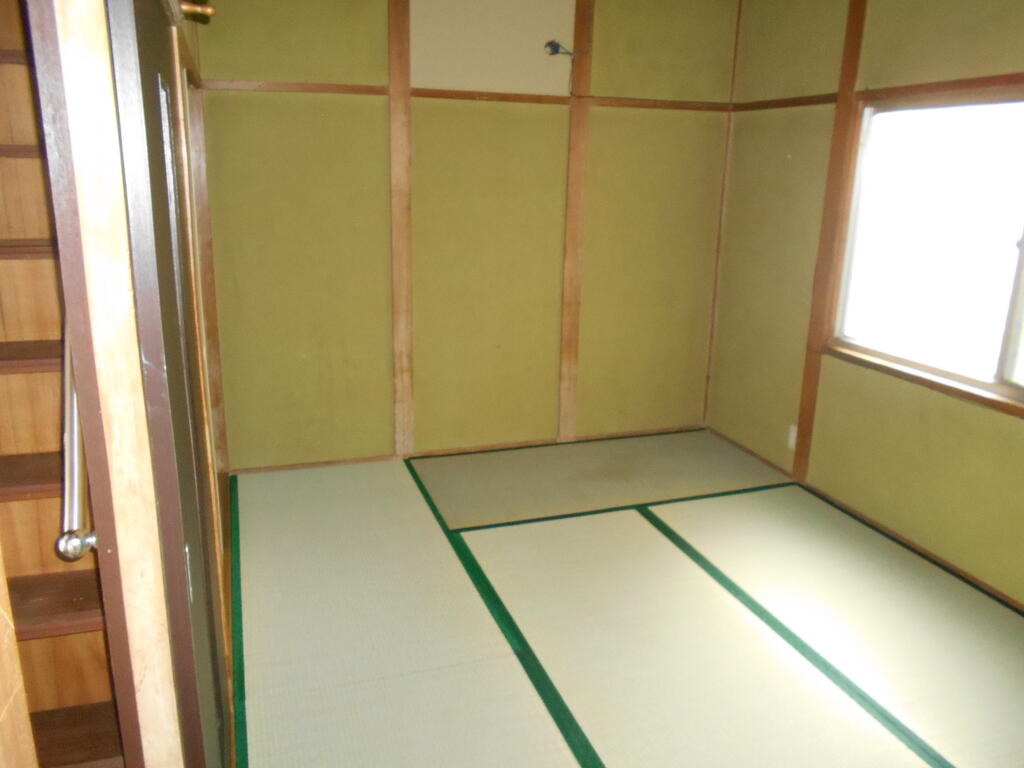 高鷲9丁目伸和貸家の内装写真