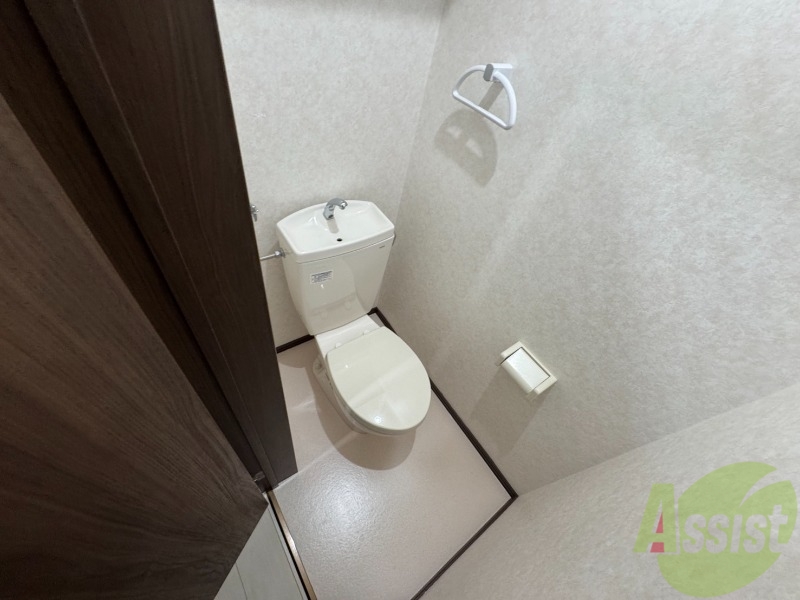 トイレ　こちらはトイレです。清潔感があり、安心して使用できます。