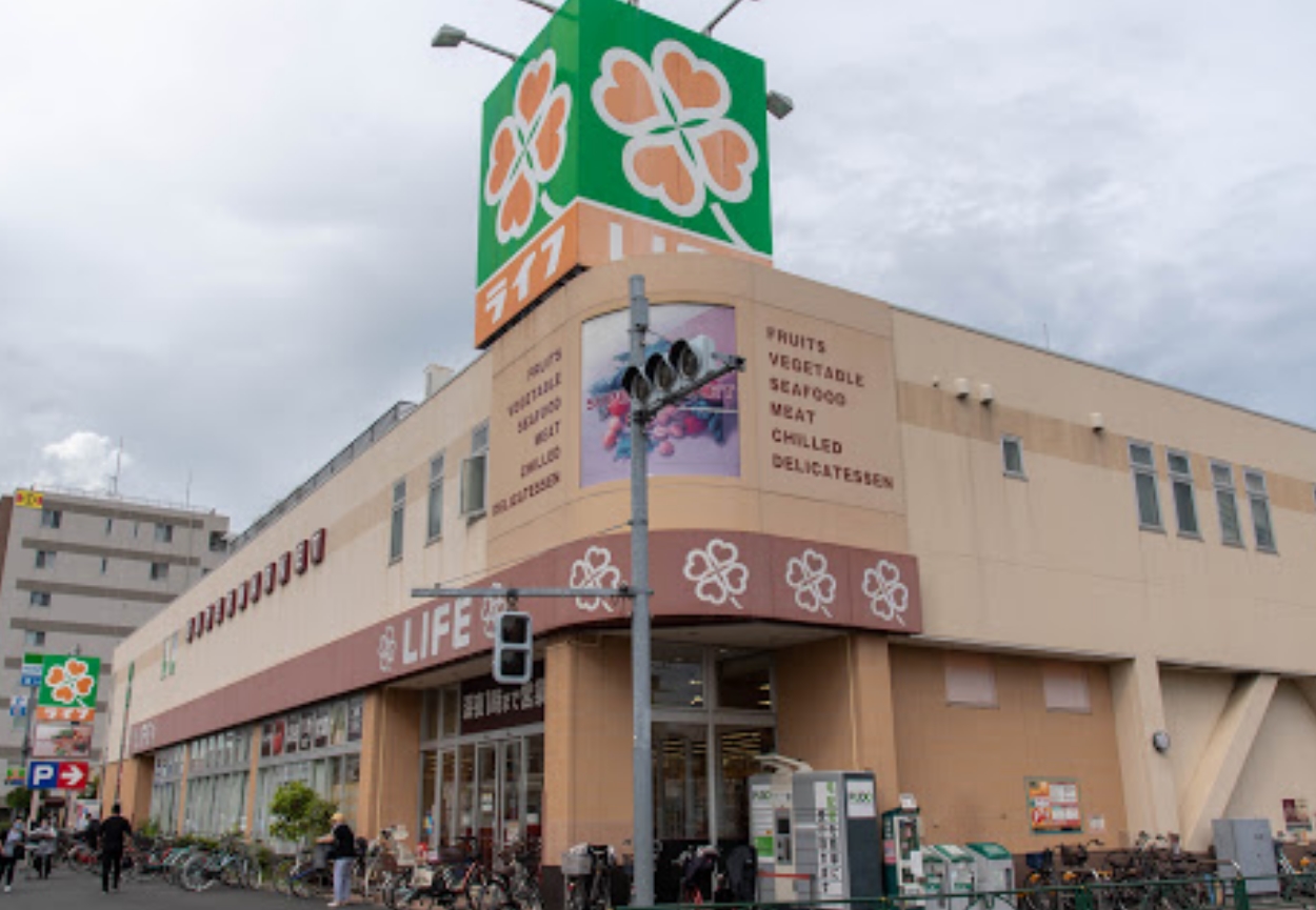 スーパー　ライフ六町駅前店（スーパー）まで566m