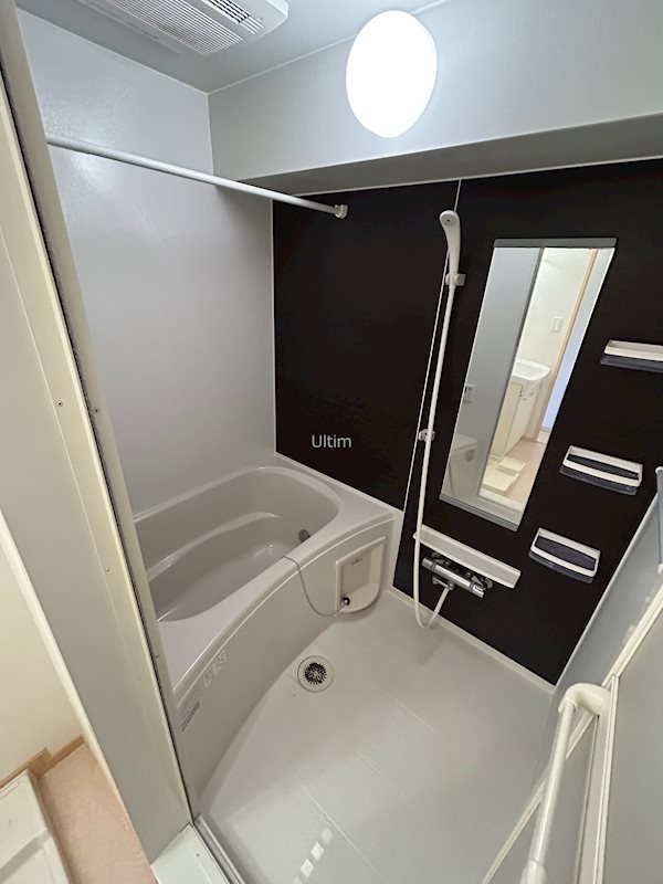 バス・シャワールーム　※別のお部屋の写真です。