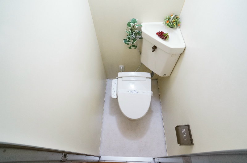 トイレ　ウォシュレット機能付きトイレです。