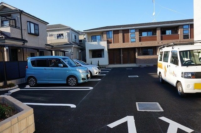 駐車場　駐車場に車を止められます