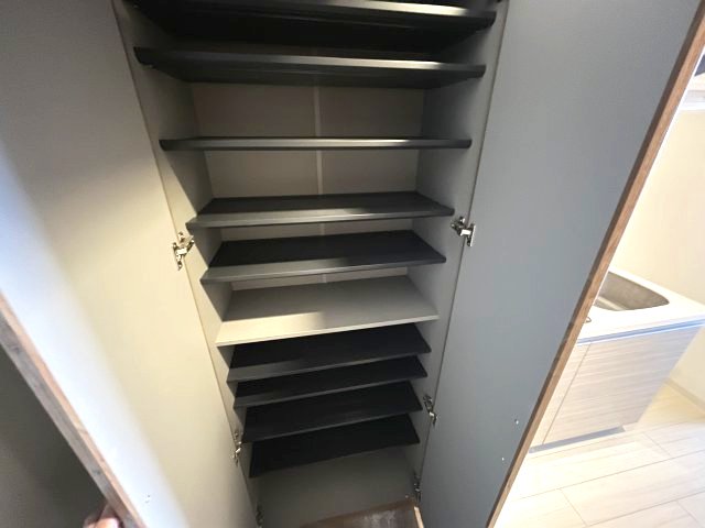 収納　イメージとして反転のお部屋の写真です。 間取り図を参照してく
