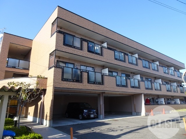 建物外観　バルコニー南向きです♪