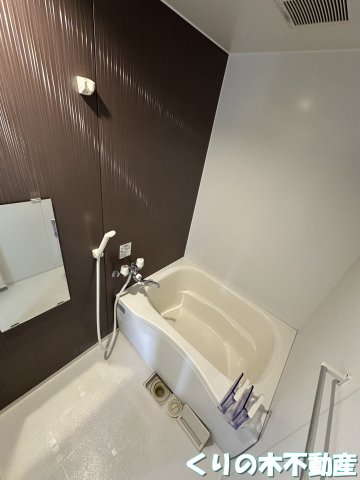 バス・シャワールーム　反転タイプのお部屋です（現況を優先します）