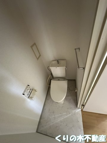 トイレ　反転タイプのお部屋です（現況を優先します）