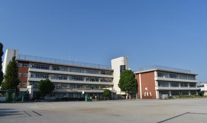 小学校　川口市立南鳩ヶ谷小学校（小学校）まで450m