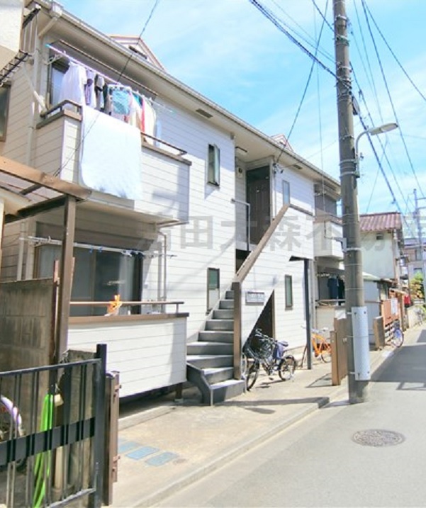 建物外観　1989年6月築　木造地上2階建て総戸数4戸　東京都大田区大