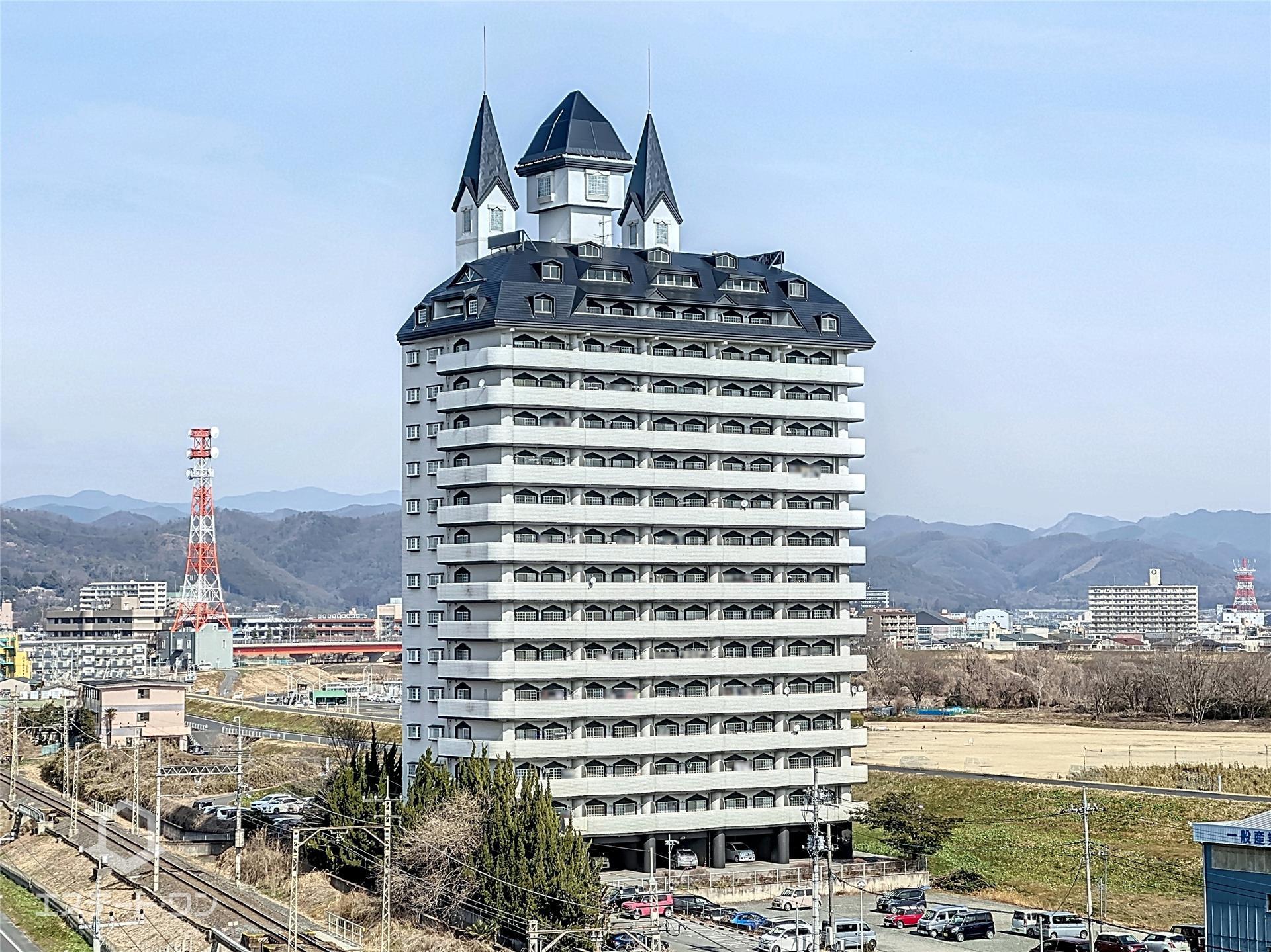建物外観　外壁塗装しました☆車のない生活も可能な地域です！