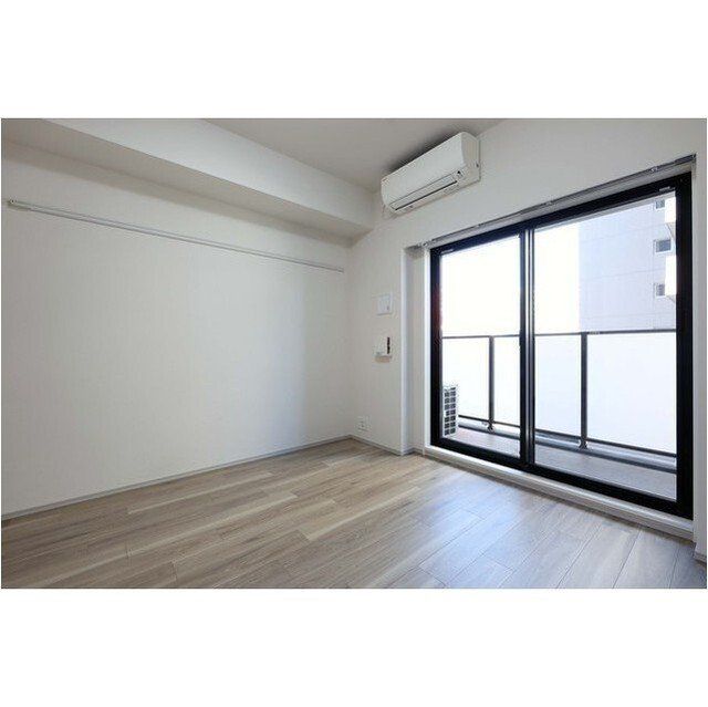 居室・リビング　※左右反転タイプのお部屋です