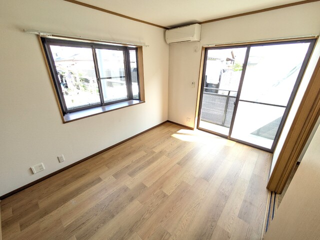 居室・リビング　★★南側６帖の洋室です。二面採光のお部屋です★★