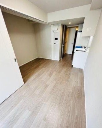 居室・リビング　こちらの居間で趣味の時間をお楽しみください
