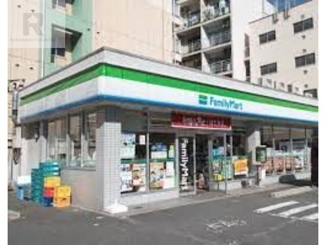 コンビニ　ファミリーマート浪速塩草店（コンビニ）まで137m