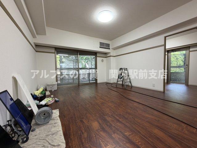 居室・リビング　原状回復工事中