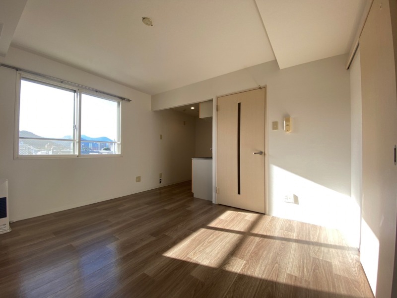居室・リビング　広くてキレイなお部屋が広がっていて、充実した生活が送れそう。