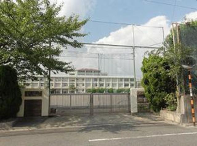 中学校　大田区立大森第十中学校（中学校）まで328m