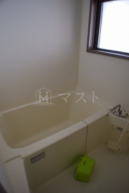 バス・シャワールーム　換気窓有り