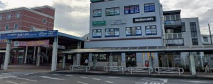 飲食店　マクドナルド 佐貫駅前店（飲食店）まで799m